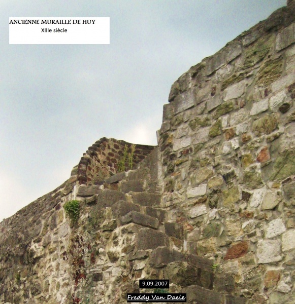 Fichier:Escalier vers chemin de ronde.jpg