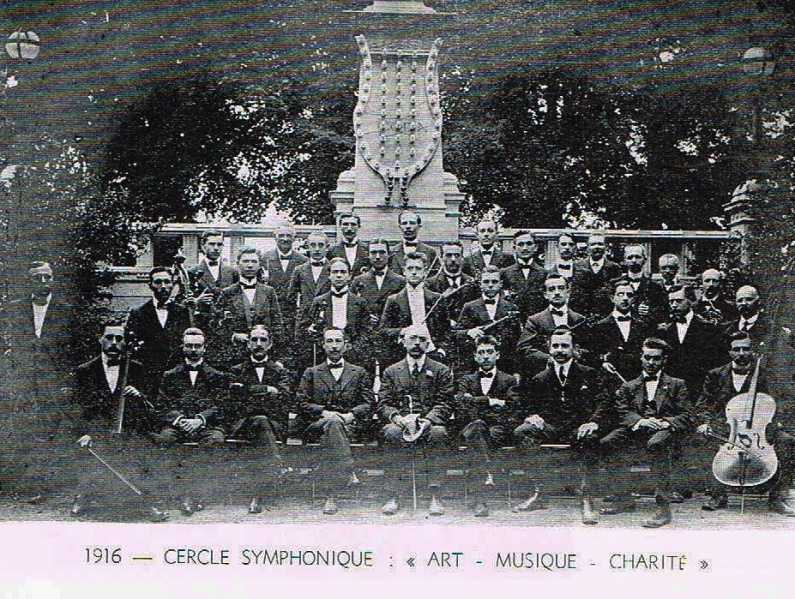 Fichier:Cercle Symphonique de Huy-1916.jpg