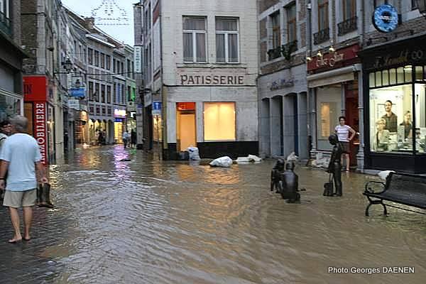 Fichier:Inondation Huy6.jpg