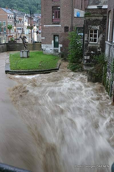 Fichier:Inondation Huy8.jpg