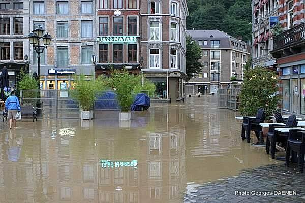 Fichier:Inondation Huy7.jpg