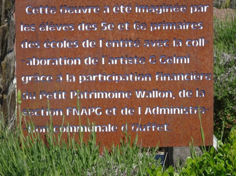 Fichier:Monument cimetiere plaque information.71.jpg