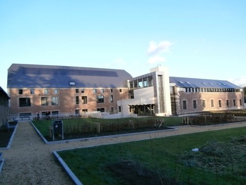 Fichier:Centre administratif wanze2.jpg