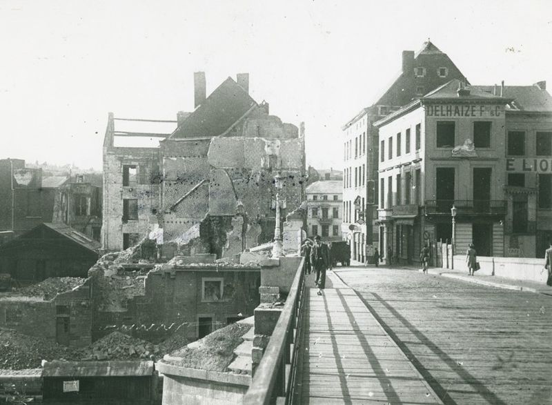 Fichier:Rue Neuve durant la guerre.JPG