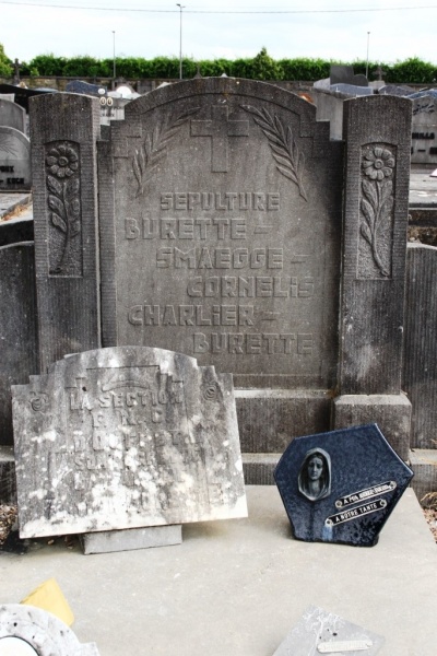 Fichier:Burette Smaegge Charlier.jpg