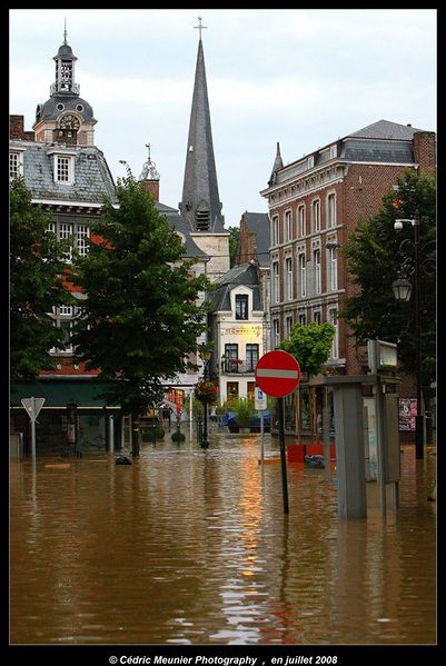 Fichier:Inondation Huy12.jpg