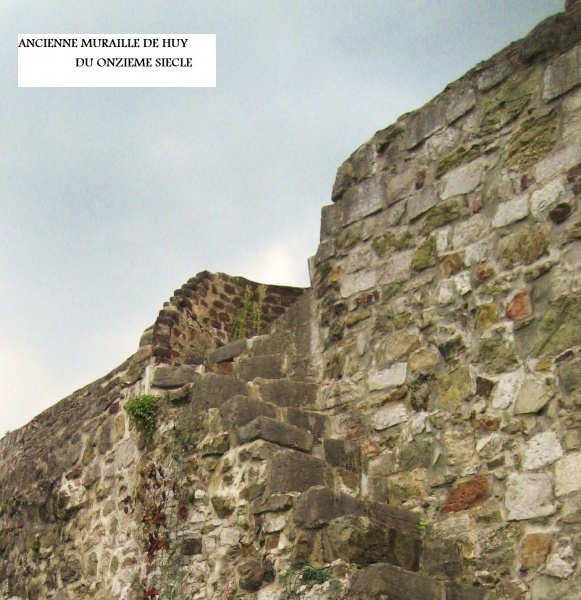 Fichier:Muraille de Huy.JPG