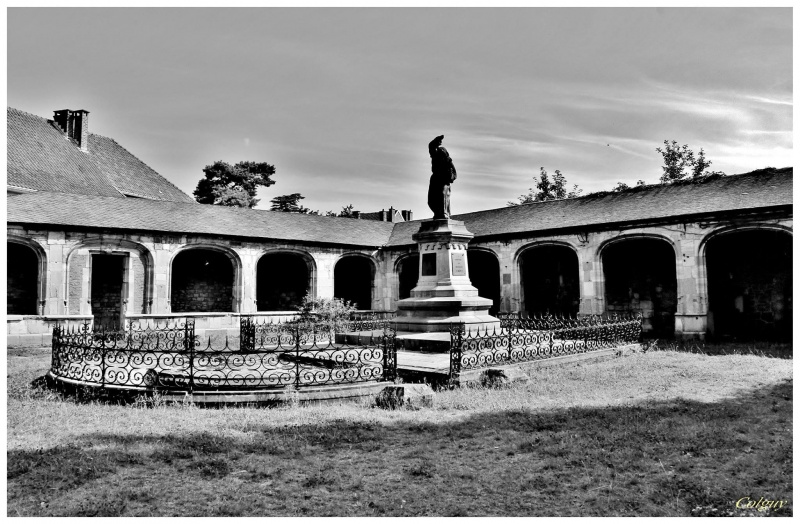 Fichier:Pierre l'Ermite1.jpg