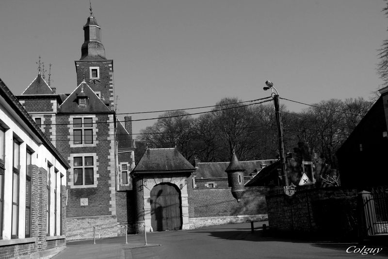 Fichier:Château Poswick.jpg