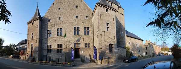 Vue panoramique de la facade du Château