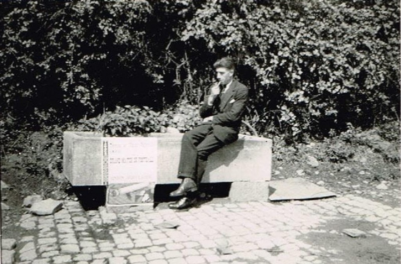 Fichier:Lampau 20.71.jpg