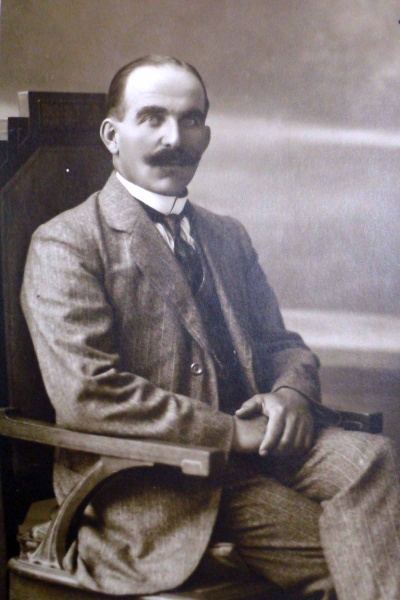 Fichier:Cou 01.71.jpg