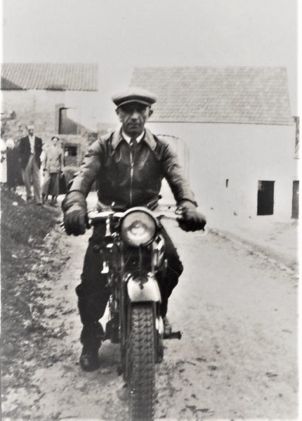 Fichier:Pêtre E moto 10.JPG