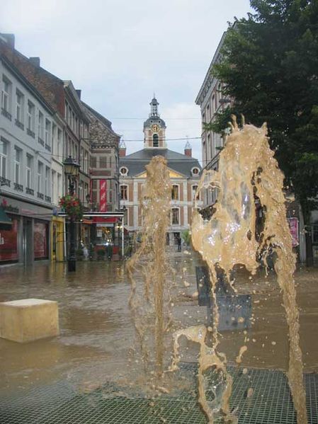Fichier:Inondation Huy11.jpg
