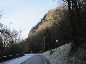  vue du rocher depuis l'ancienne route de Liège